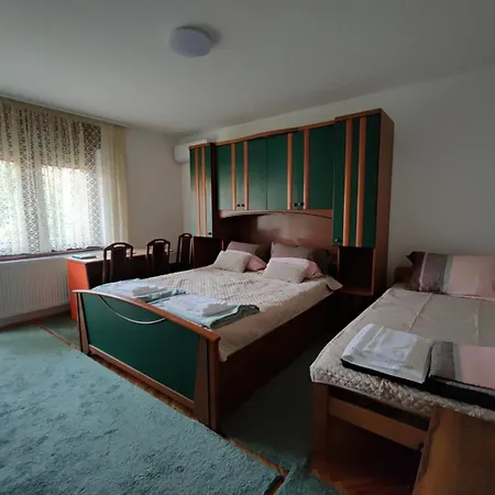 Varos & Restaurant Appartement *