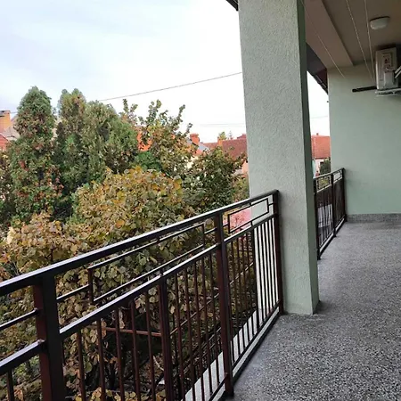 Apartment Varos *