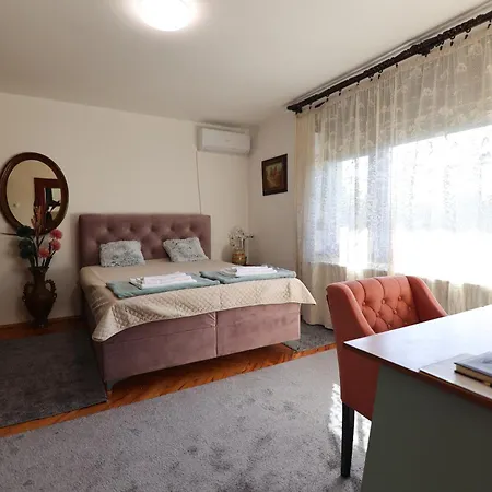 Varos & Restaurant Appartement