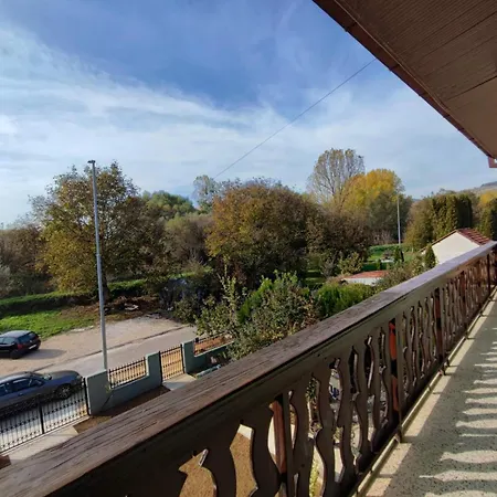 Varos & Restaurant Apartamento Pirot