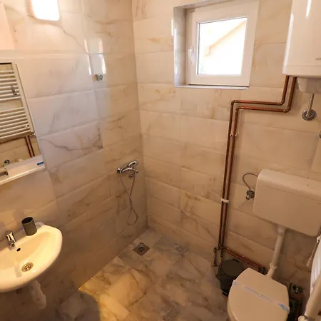 Varos & Restaurant Appartement