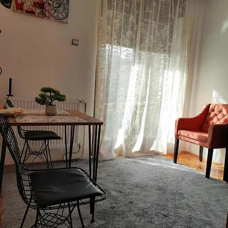 Varos & Restaurant *