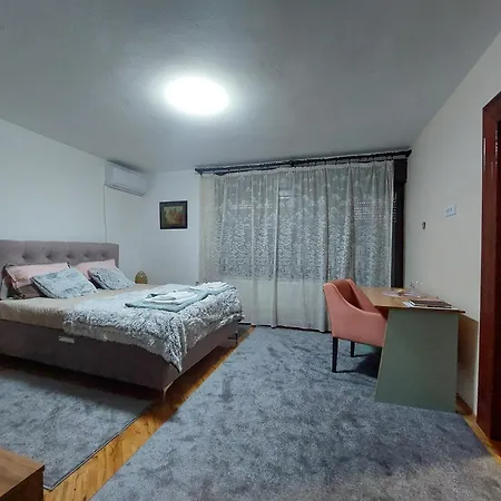 Varos & Restaurant Pirot