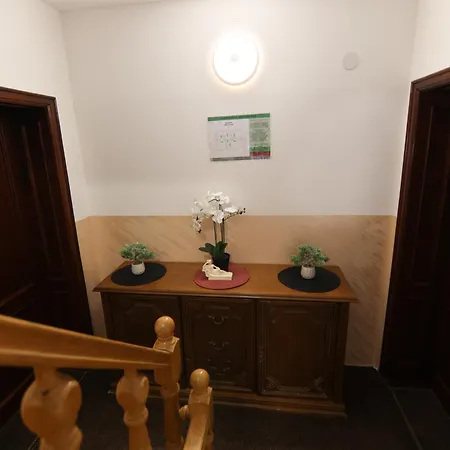 Varos & Restaurant *