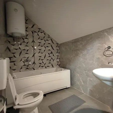 Appartement Varos & Restaurant Pirot